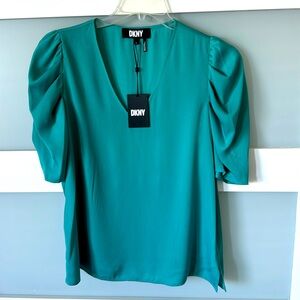 DKNY V-Neck Short Sleeve Top Jadeite Medium NWT